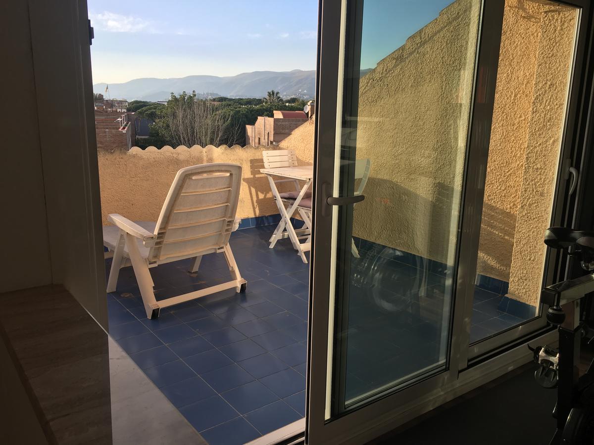 Beach House Castelldefels Exterior foto
